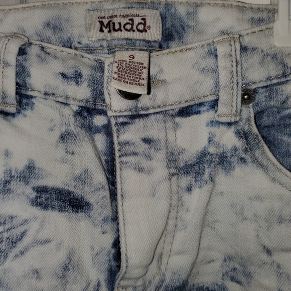 Mudd Juniors Size 9 shorts - Picture 2 of 3